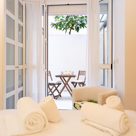 Goles Courtyard With Parking By Valcambre Apartment เซบีญา ภายนอก รูปภาพ