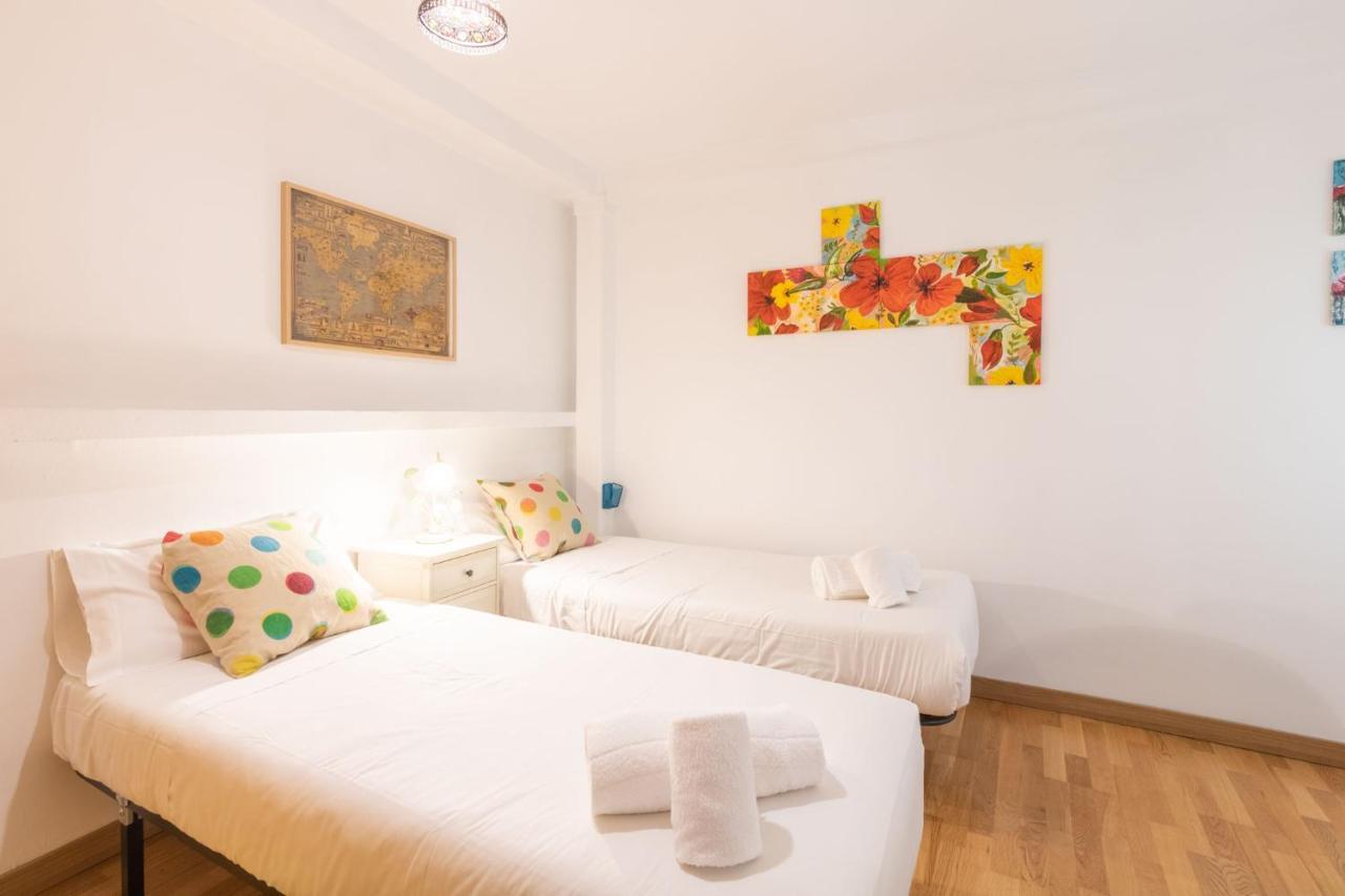 Goles Courtyard With Parking By Valcambre Apartment เซบีญา ภายนอก รูปภาพ