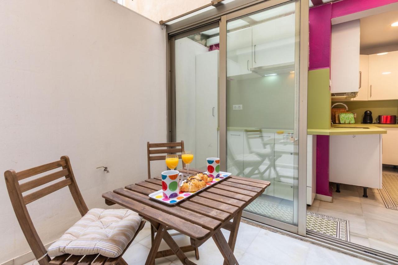 Goles Courtyard With Parking By Valcambre Apartment เซบีญา ภายนอก รูปภาพ