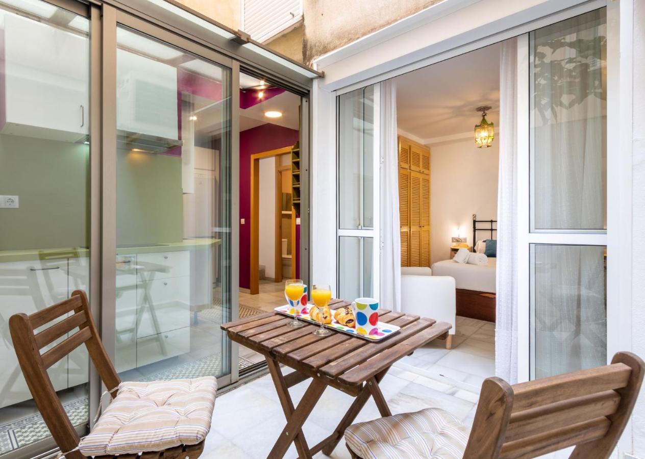 Goles Courtyard With Parking By Valcambre Apartment เซบีญา ภายนอก รูปภาพ