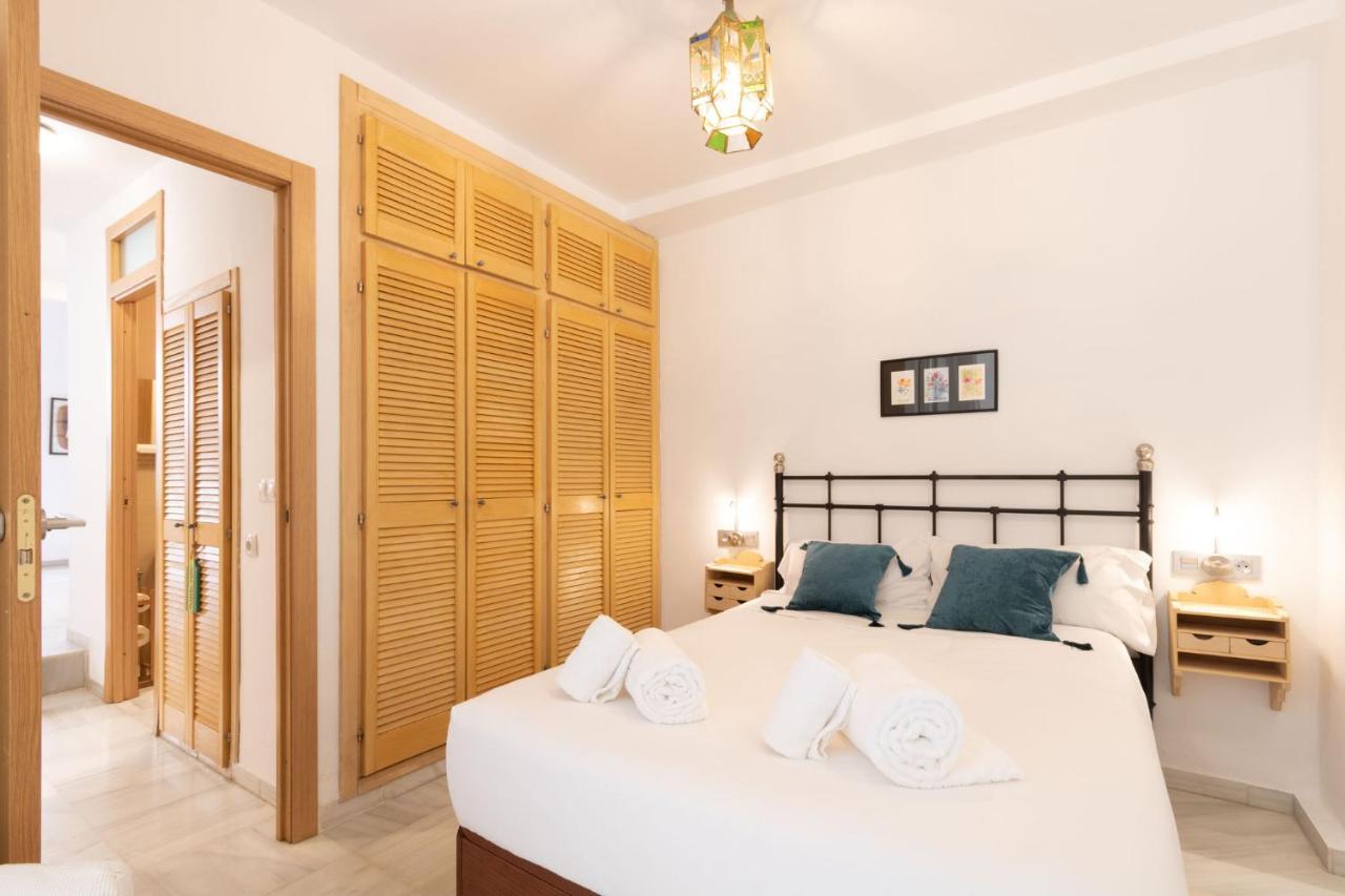Goles Courtyard With Parking By Valcambre Apartment เซบีญา ภายนอก รูปภาพ