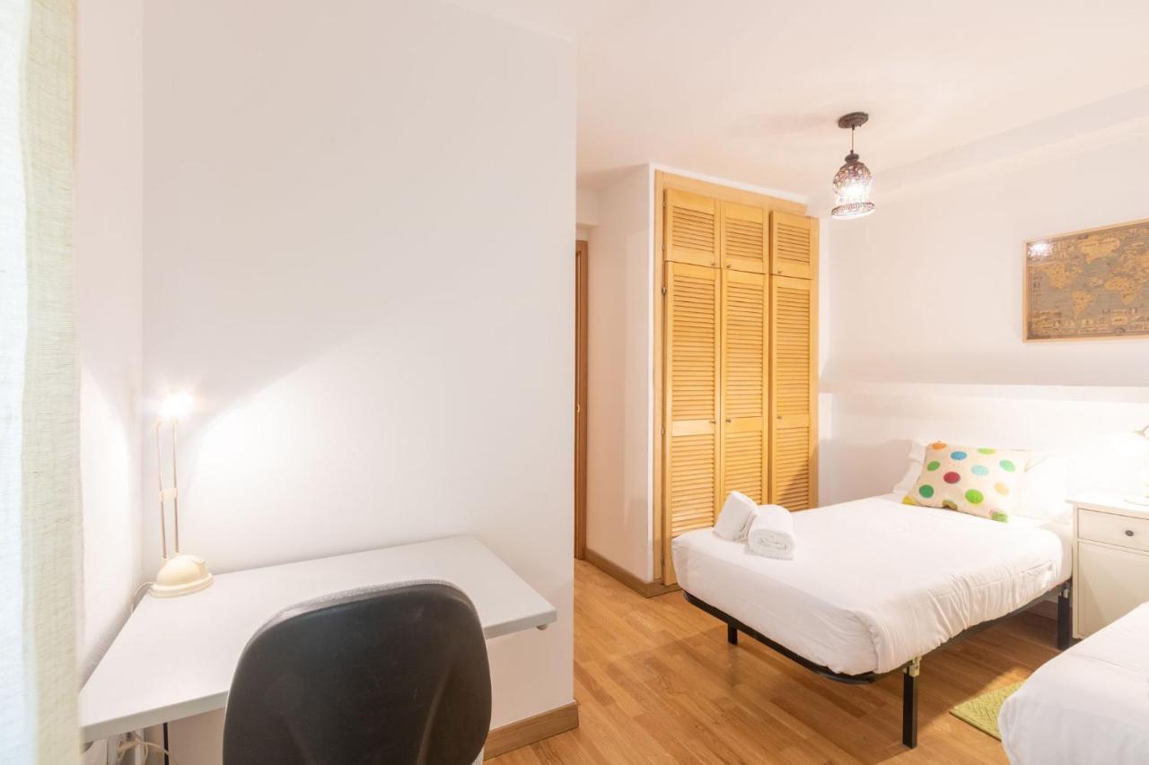 Goles Courtyard With Parking By Valcambre Apartment เซบีญา ภายนอก รูปภาพ